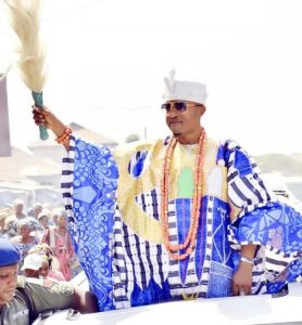 Man dressed in agbada