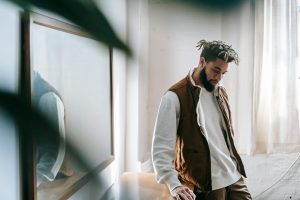 Man wearing free fitting clothes