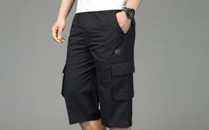 Man wearing Below the knees shorts